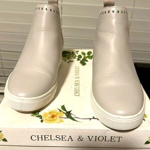 Chelsea and violet bootie